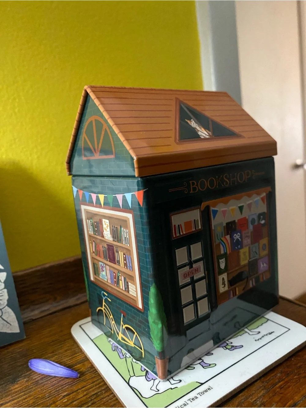 Barnes & Noble x Paper Source Bookshop Tin Candle